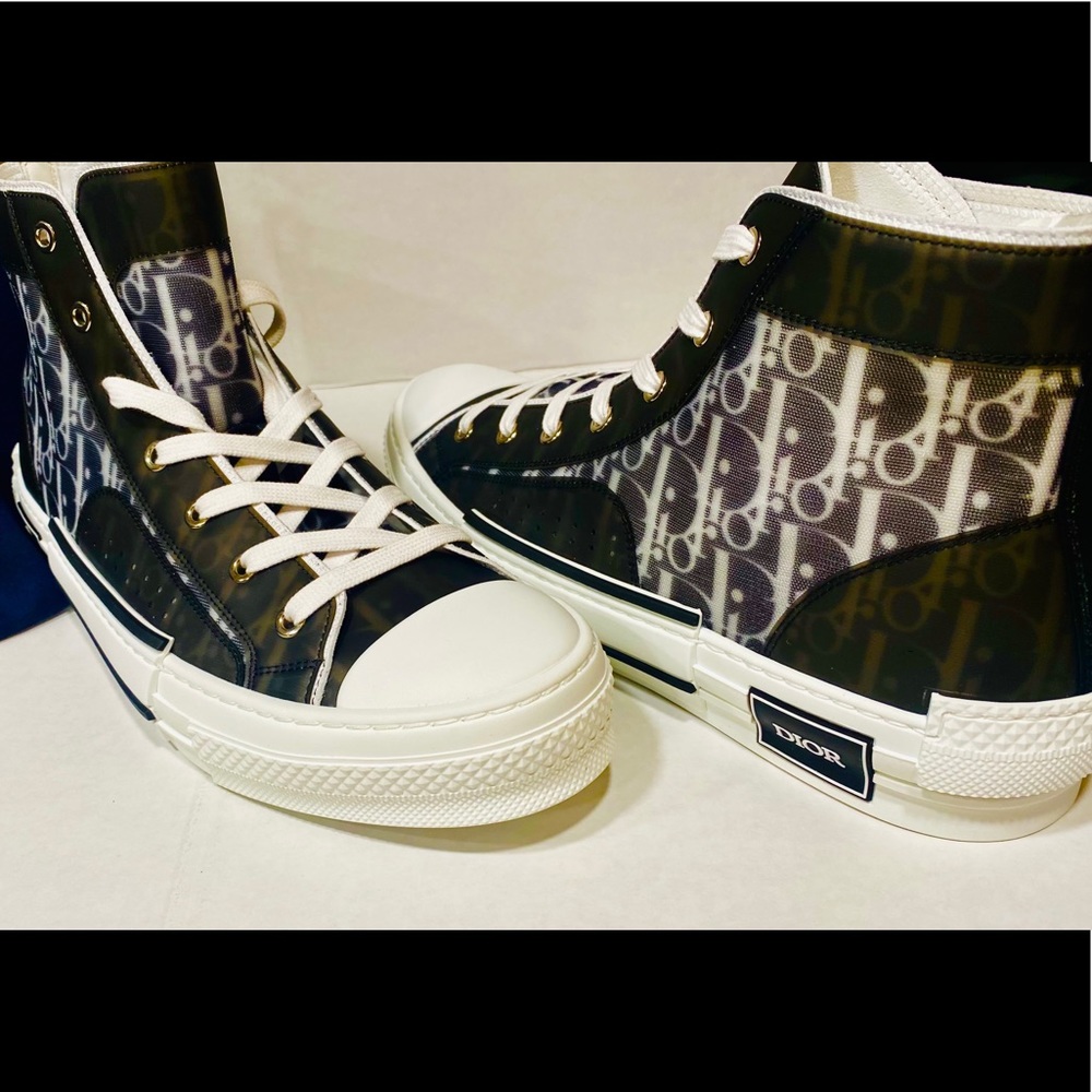 Dior B23 HIGH-TOP
White/Black Dior Oblique Canvas